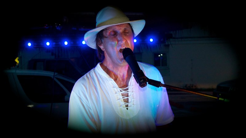 Bobby Smith at Ka Tiki -14